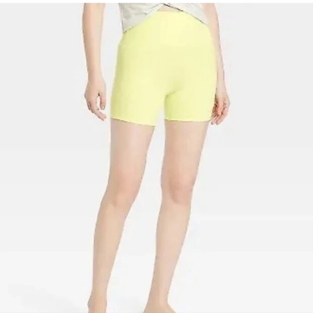 Women's Brushed Sculpt Bike Shorts 5" - All in Motion Yellow XL